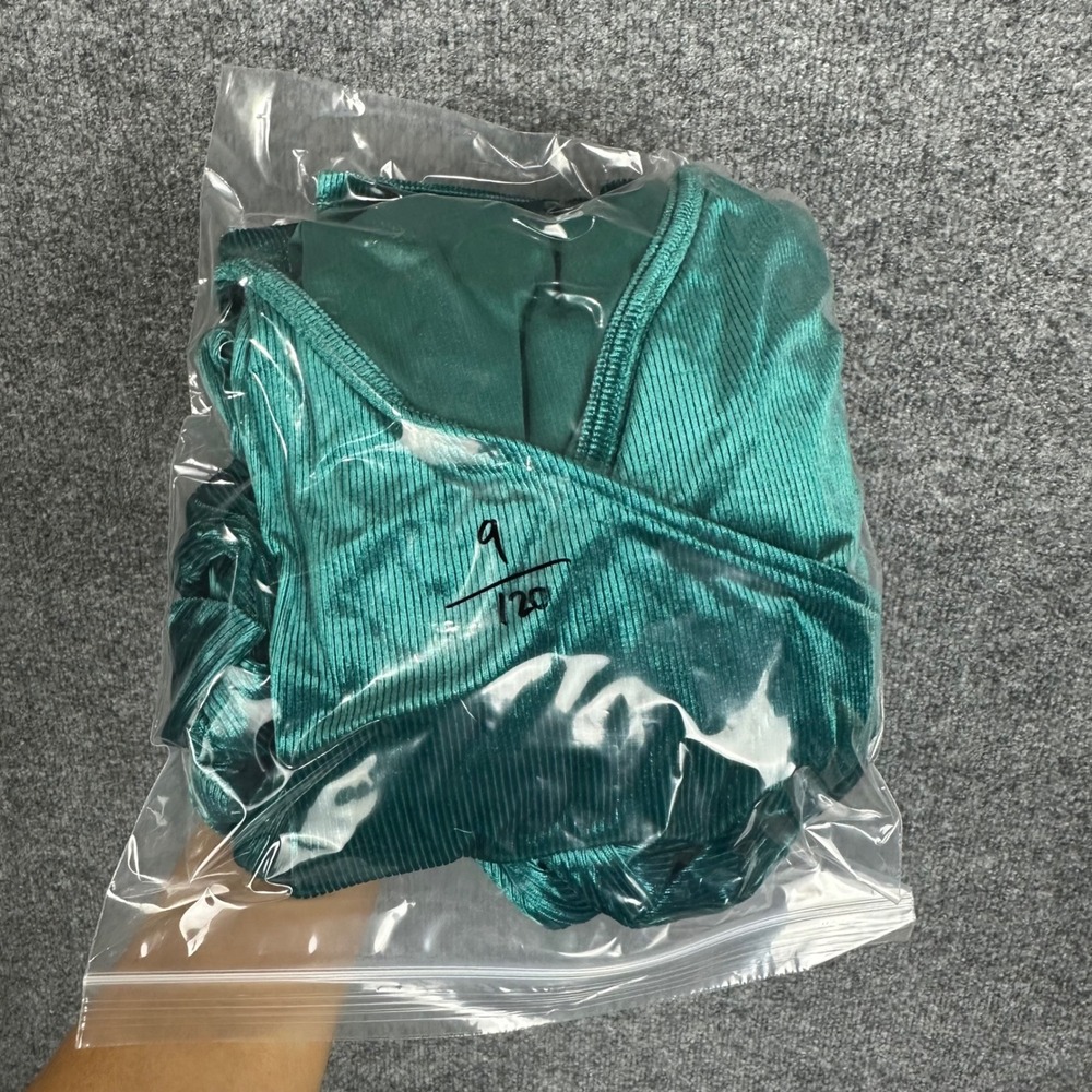 NEW Express Wrap Top Womens Medium Green NWT Ribbed Velvet 3/4 Sleeve - Picture 9 of 9